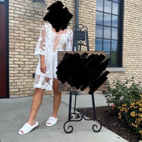 Wedding Lace Robe - Picture 2 of 3